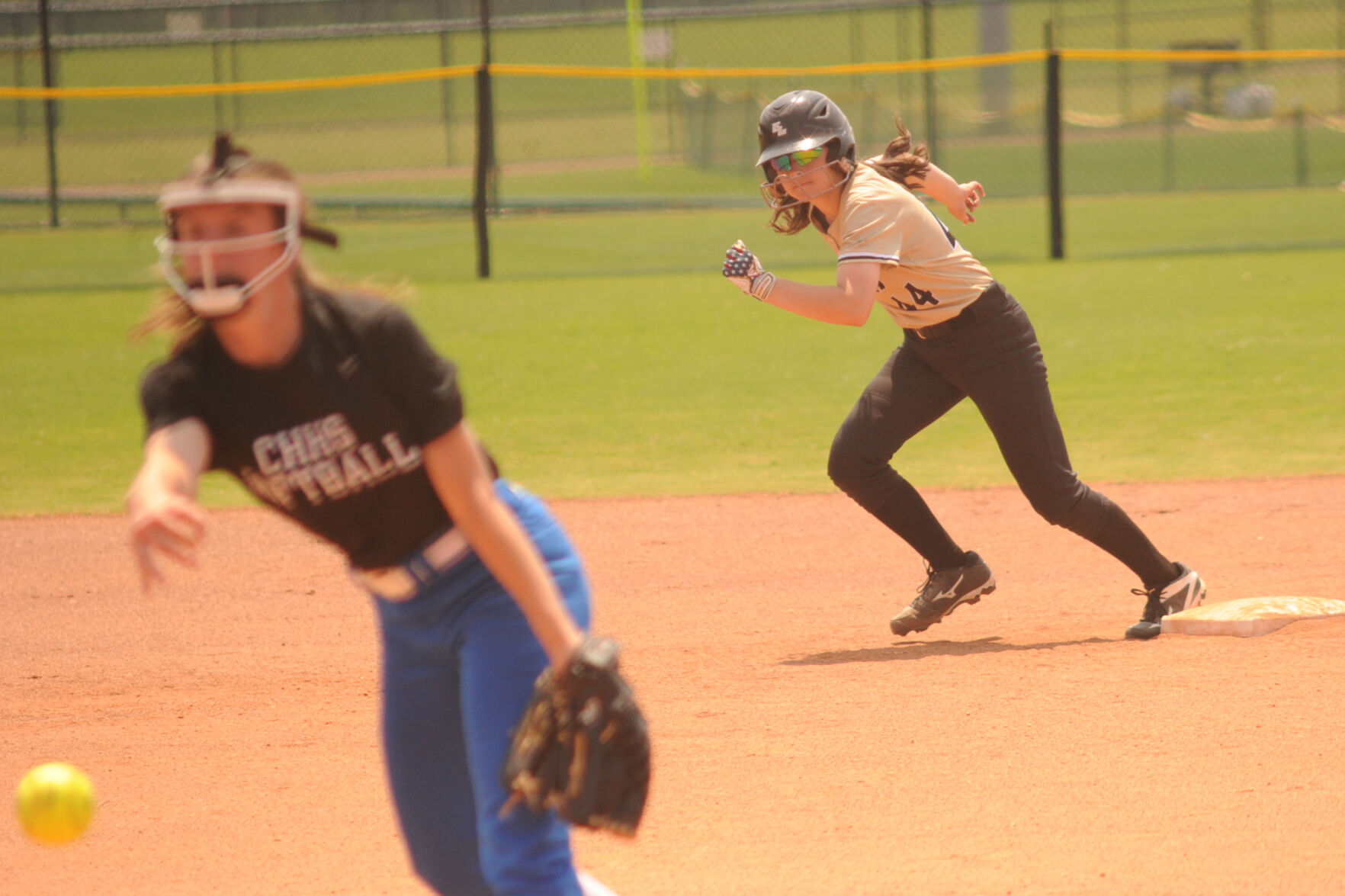 East Lawrence falls at regionals